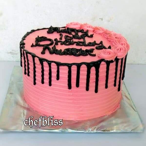 pink butter cream deisgn suitable for ladies