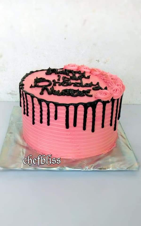 pink butter cream deisgn suitable for ladies
